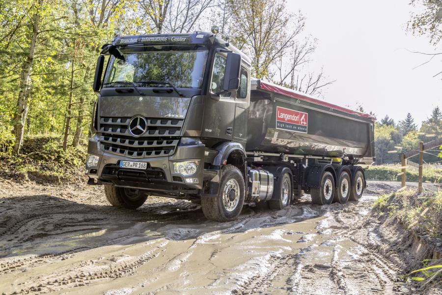  Mercedes-Benz Arocs 1846 LS HAD 2017 года  (фото 4 из 17)